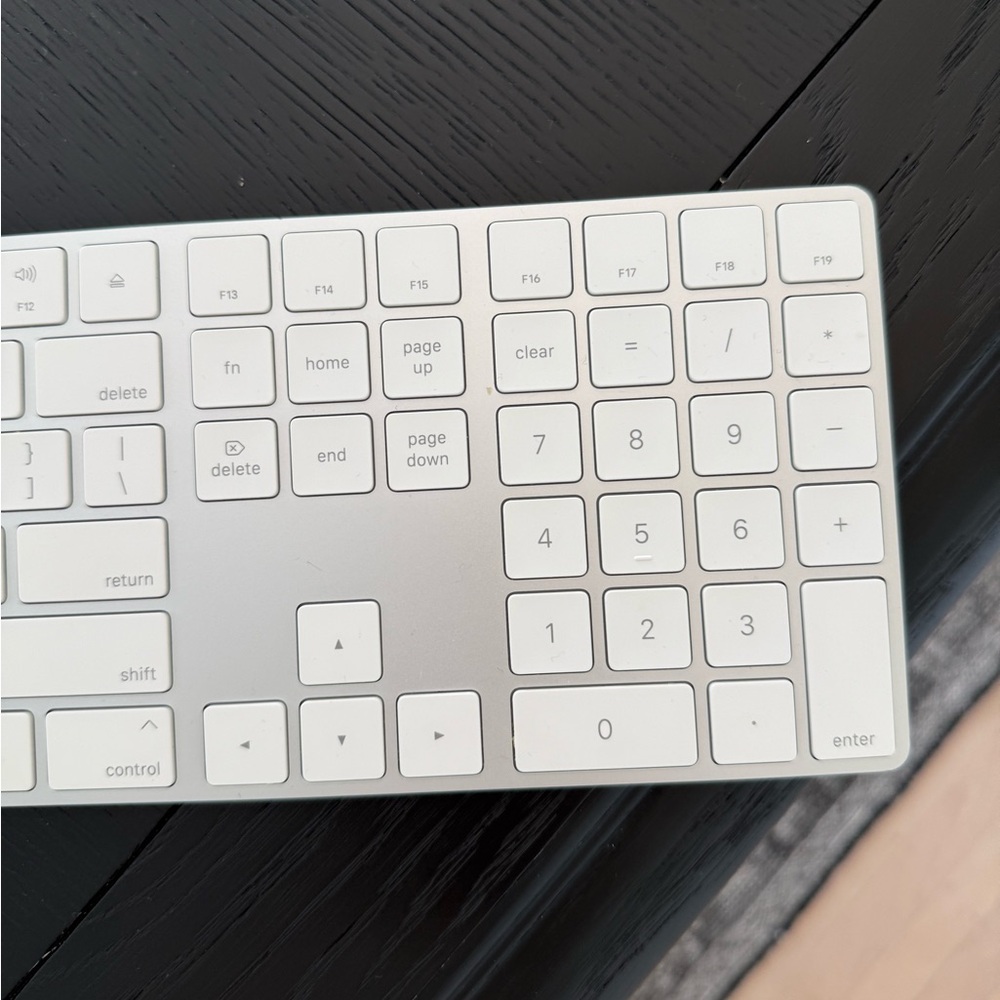 Apple Magic Keyboard with Numeric Keypad - Picture 7 of 12